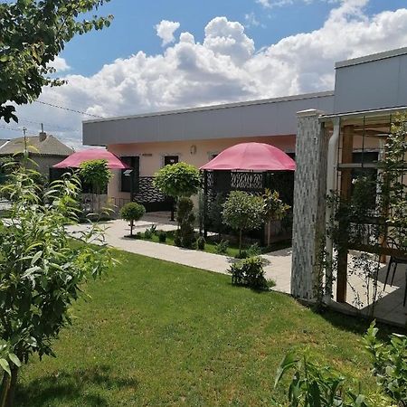 Brize Guest House Tuzla Exteriör bild