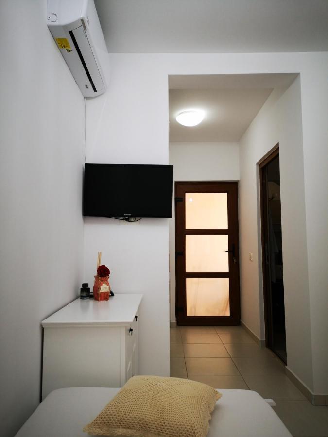 Brize Guest House Tuzla Exteriör bild
