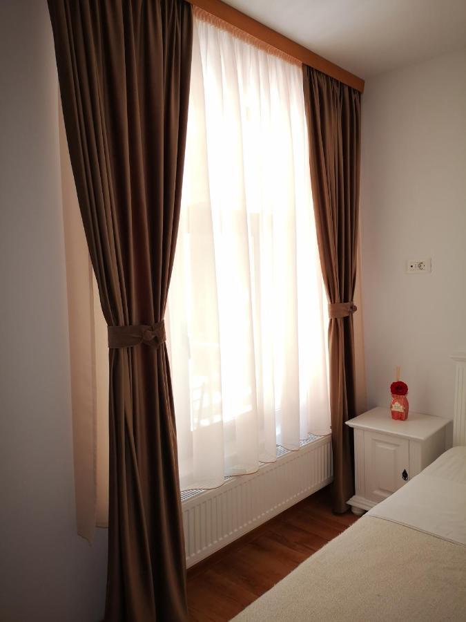 Brize Guest House Tuzla Exteriör bild
